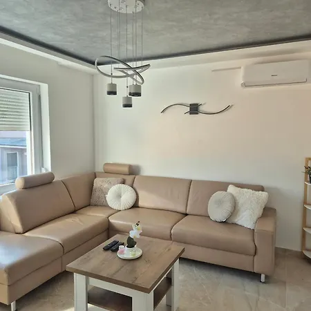 Aerolux Apartments-surcin, Near Belgrade Airport *