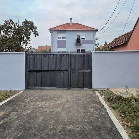 Aerolux Apartments-surcin, Near Belgrade Airport * Surčin